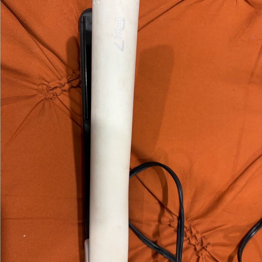 White RX7 Hair Flat Iron